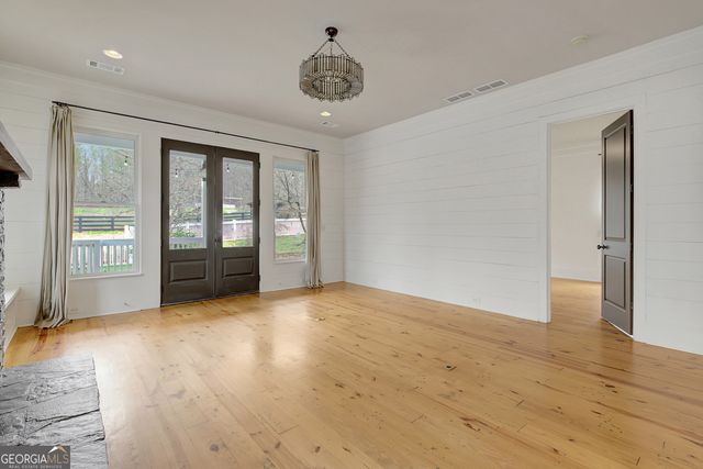 10559 Serenbe Lane, Chattahoochee Hills, GA 30268