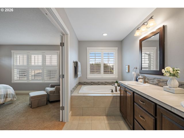 5905 Ne 128TH Cir, Vancouver, WA 98686