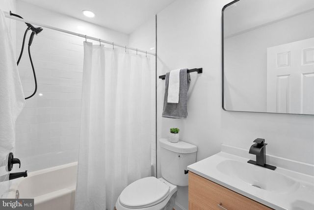 412 NIKKI TER SE, Leesburg, VA 20175