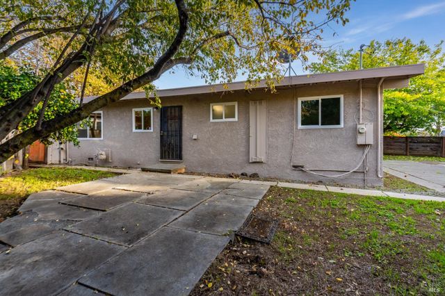 103 Sandalwood Ct, Vallejo, CA 94591