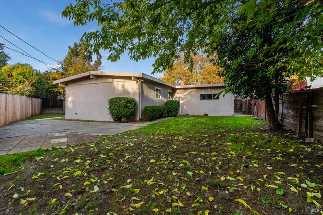 103 Sandalwood Ct, Vallejo, CA 94591