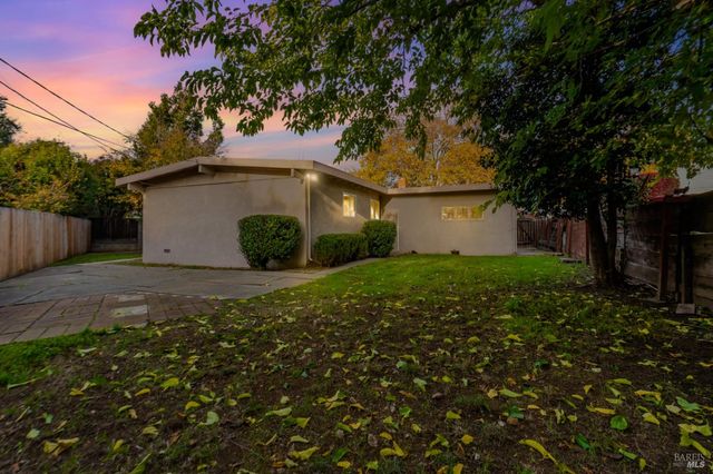 103 Sandalwood Ct, Vallejo, CA 94591