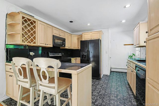 24 Virginia Lane, Thornwood, NY 10594
