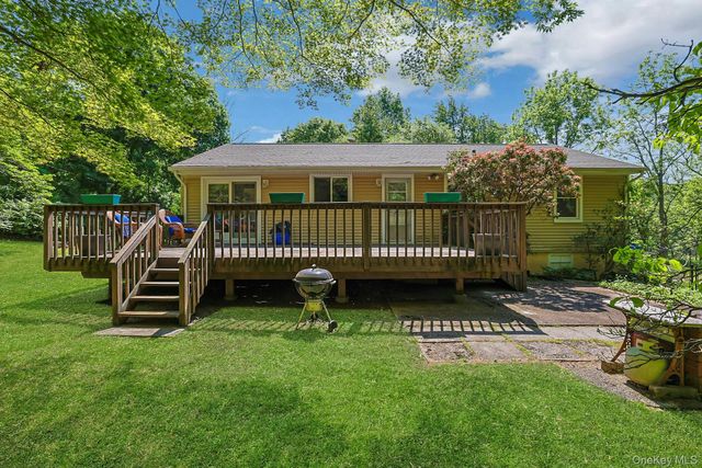 24 Virginia Lane, Thornwood, NY 10594