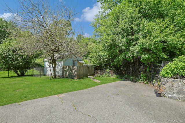 24 Virginia Lane, Thornwood, NY 10594