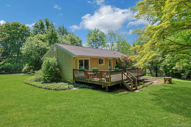 24 Virginia Lane, Thornwood, NY 10594