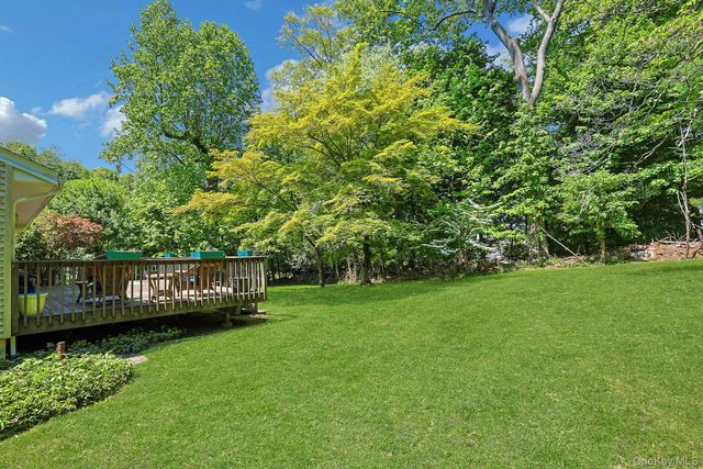 24 Virginia Lane, Thornwood, NY 10594