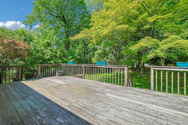 24 Virginia Lane, Thornwood, NY 10594