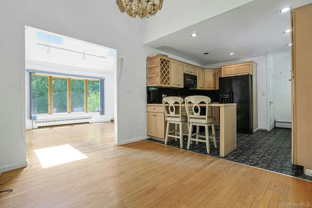 24 Virginia Lane, Thornwood, NY 10594