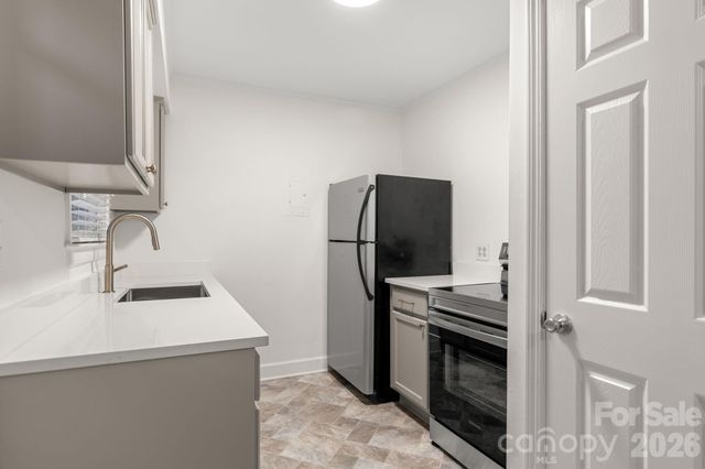 212 Wakefield Drive A, Charlotte, NC 28209