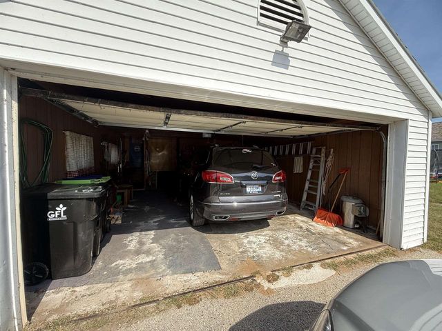 1323 13TH AVENUE, Menominee, MI 49858