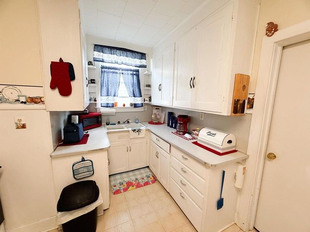 1323 13TH AVENUE, Menominee, MI 49858