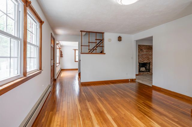 54 Towle Road, Chester, NH 03036