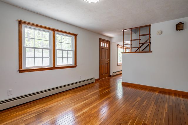 54 Towle Road, Chester, NH 03036