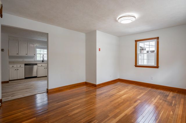 54 Towle Road, Chester, NH 03036