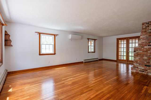 54 Towle Road, Chester, NH 03036