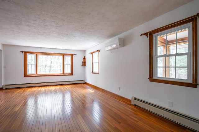 54 Towle Road, Chester, NH 03036