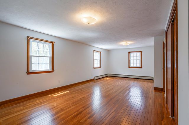 54 Towle Road, Chester, NH 03036