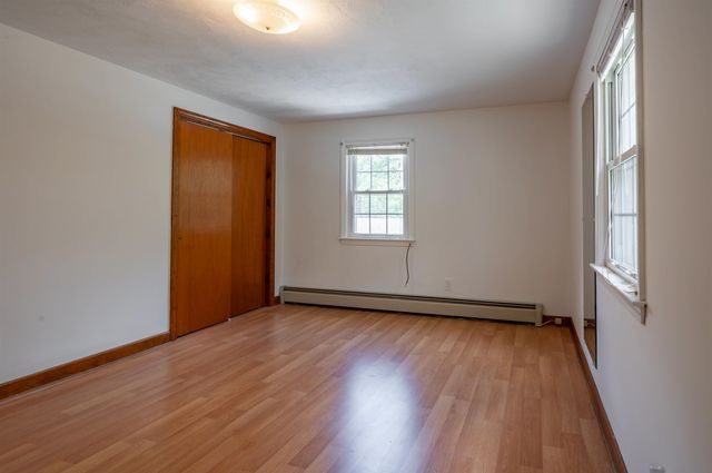 54 Towle Road, Chester, NH 03036