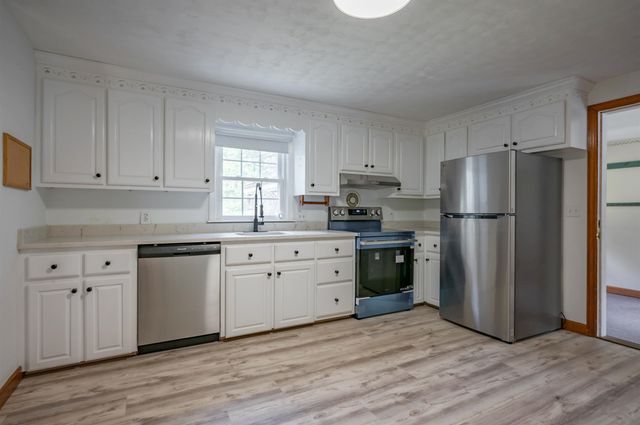 54 Towle Road, Chester, NH 03036