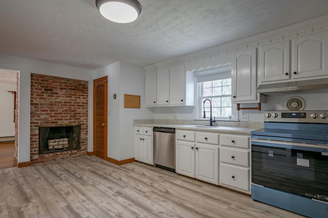 54 Towle Road, Chester, NH 03036