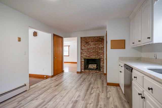 54 Towle Road, Chester, NH 03036