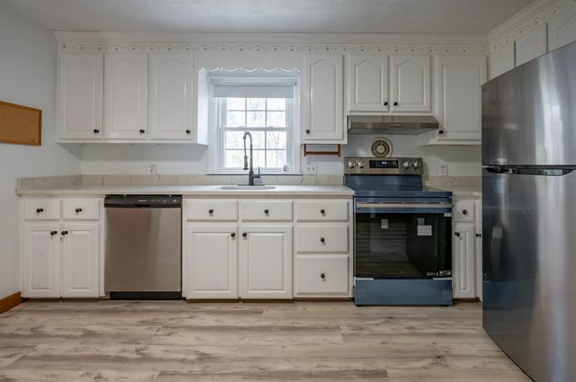 54 Towle Road, Chester, NH 03036