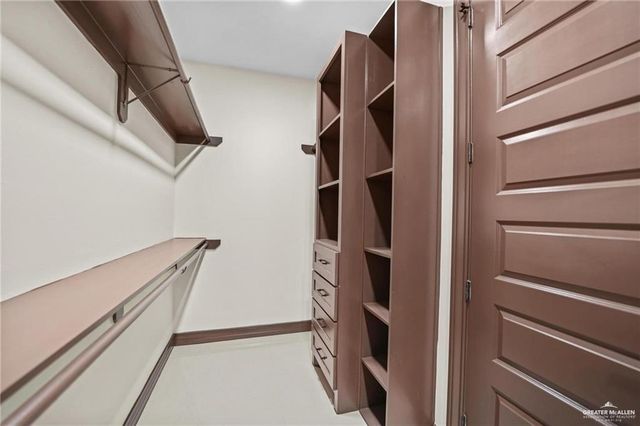 916 N Brushfield Avenue, Edinburg, TX 78541