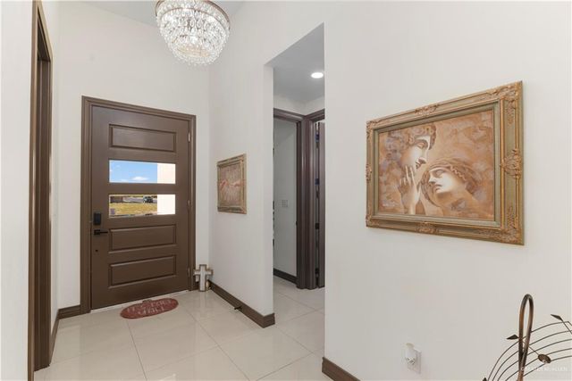 916 N Brushfield Avenue, Edinburg, TX 78541