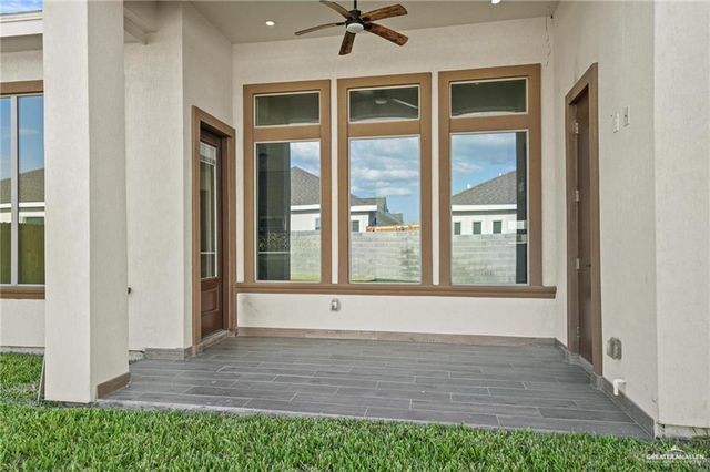 916 N Brushfield Avenue, Edinburg, TX 78541