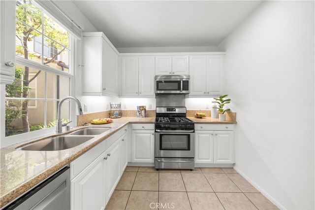 102 Chantilly, Irvine, CA 92620