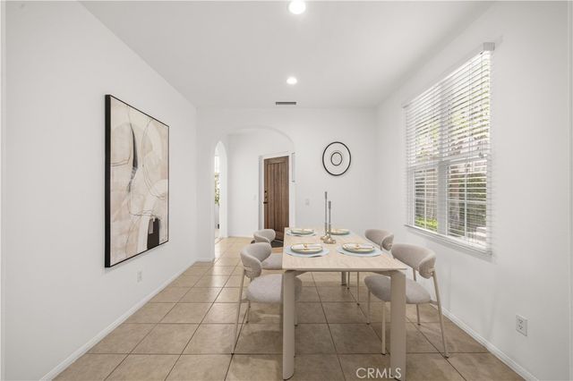 102 Chantilly, Irvine, CA 92620