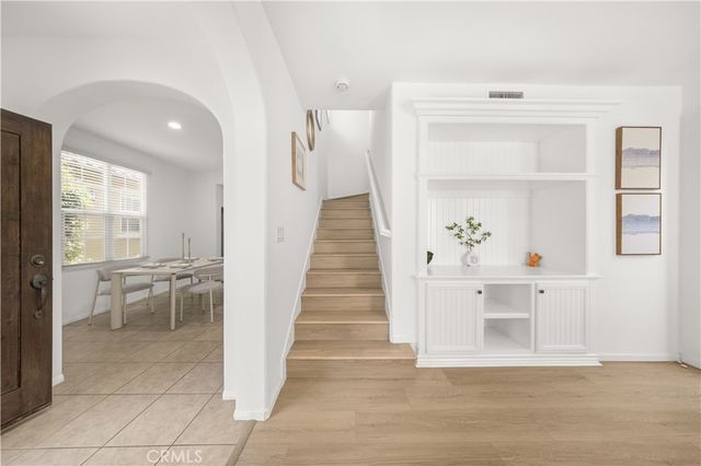 102 Chantilly, Irvine, CA 92620
