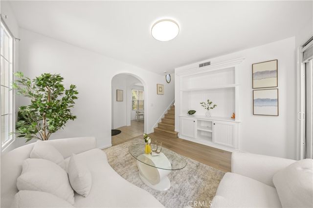 102 Chantilly, Irvine, CA 92620