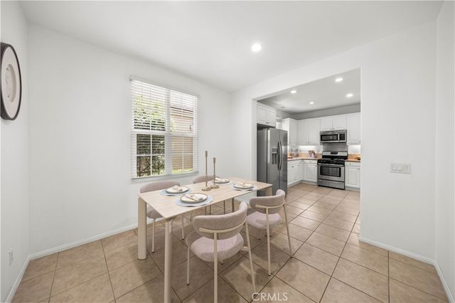 102 Chantilly, Irvine, CA 92620