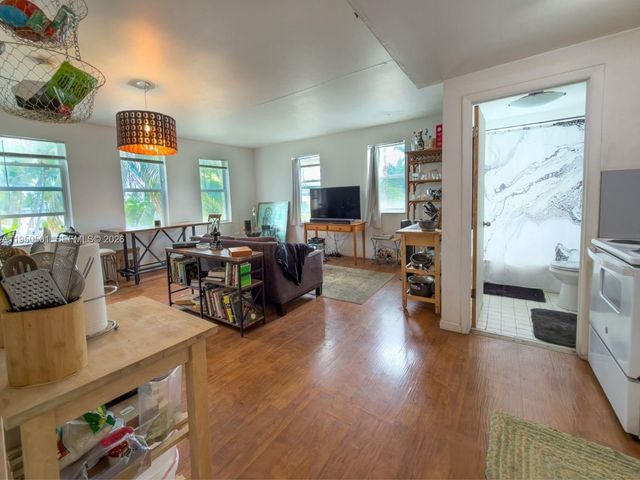 802 Euclid Ave 301, Miami Beach, FL 33139