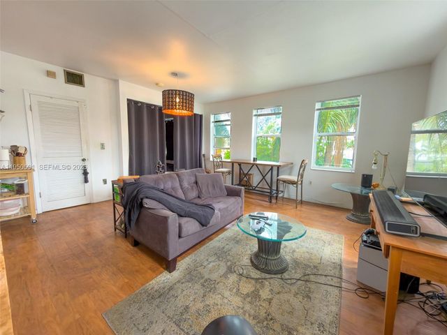 802 Euclid Ave 301, Miami Beach, FL 33139