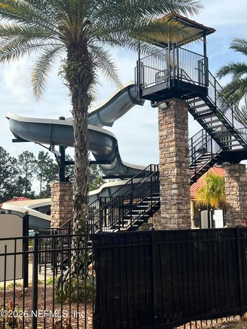 1545 VINELAND Circle B, Fleming Island, FL 32003