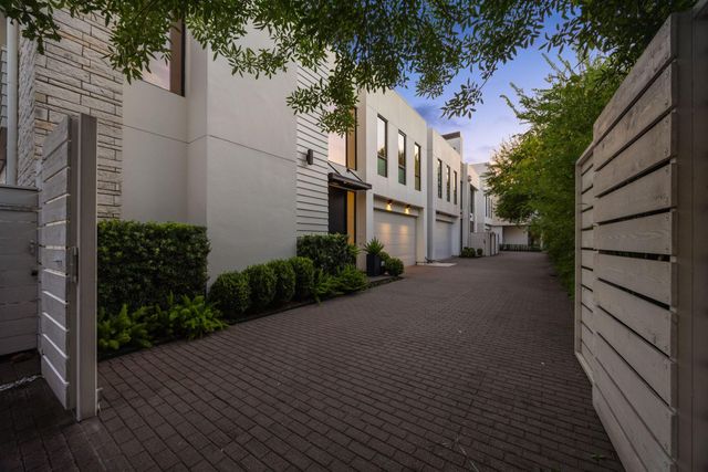 2114 Potomac Drive A, Houston, TX 77057