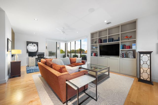 2114 Potomac Drive A, Houston, TX 77057