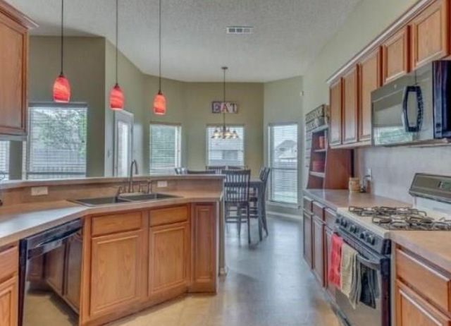 3018 Blue Jay Lane, Midlothian, TX 76065