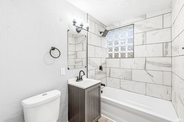 55345 Hollywood Boulevard, South Bend, IN 46628