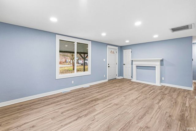 55345 Hollywood Boulevard, South Bend, IN 46628