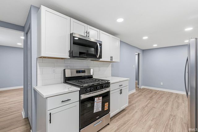 55345 Hollywood Boulevard, South Bend, IN 46628