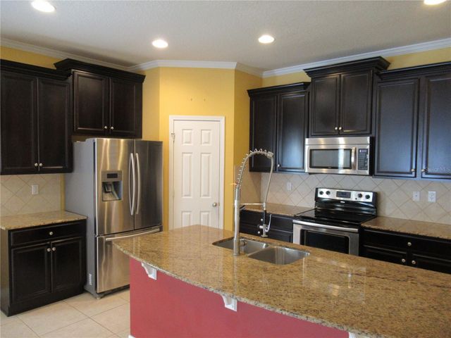 2822 MAPLE BROOK LOOP, Lutz, FL 33558