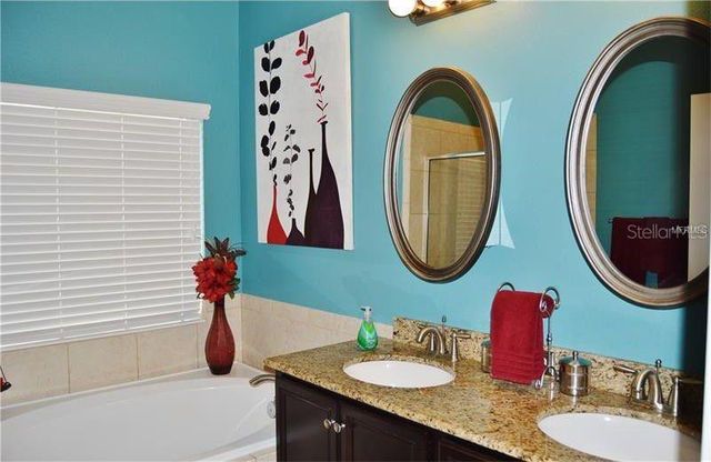 2822 MAPLE BROOK LOOP, Lutz, FL 33558