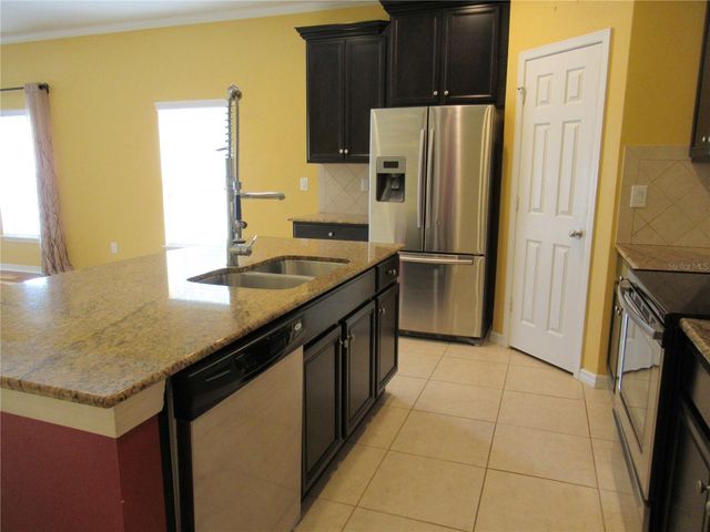 2822 MAPLE BROOK LOOP, Lutz, FL 33558