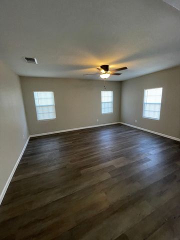 2215 29th Street, Lubbock, TX 79411