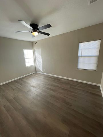 2215 29th Street, Lubbock, TX 79411