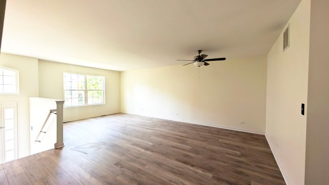 593 Treble Lane 593, Volo, IL 60073